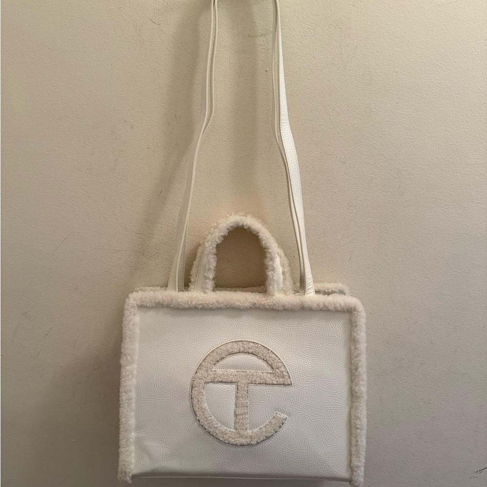 UGG x Telfar White Crinkle Bag in Medium - Picture 4 of 9
